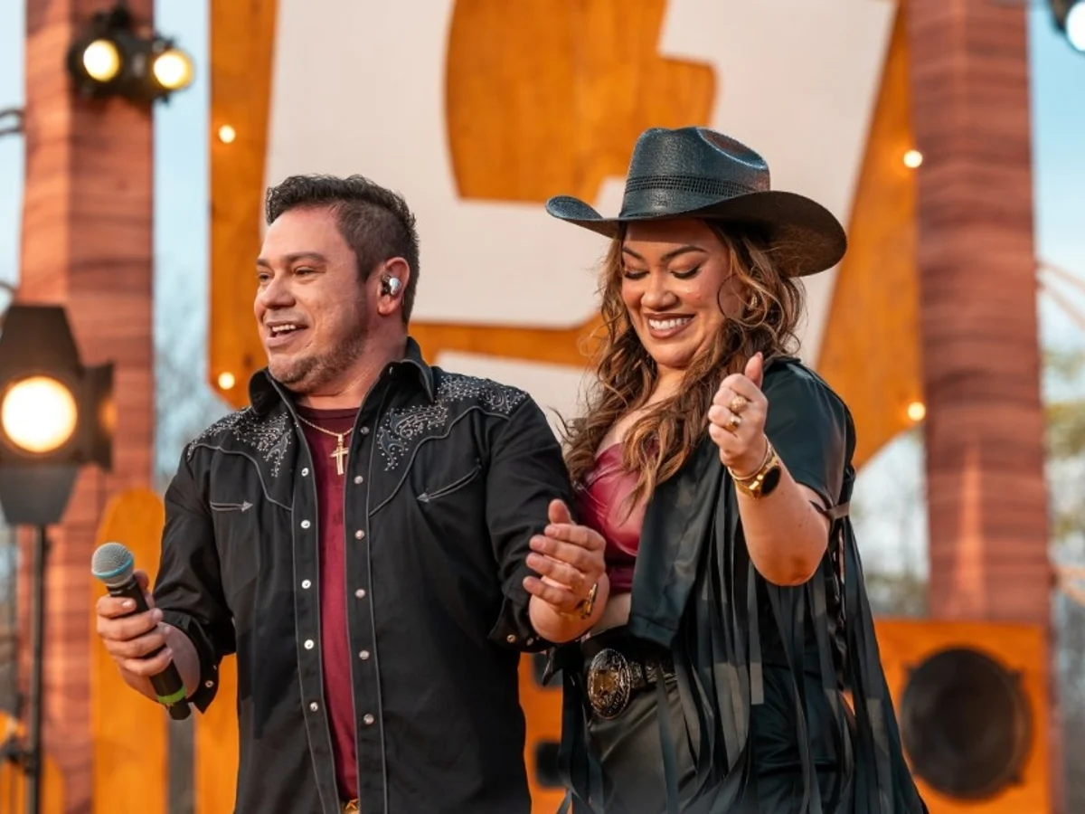 Foto de Claudioney e Juliana, artista de Forró